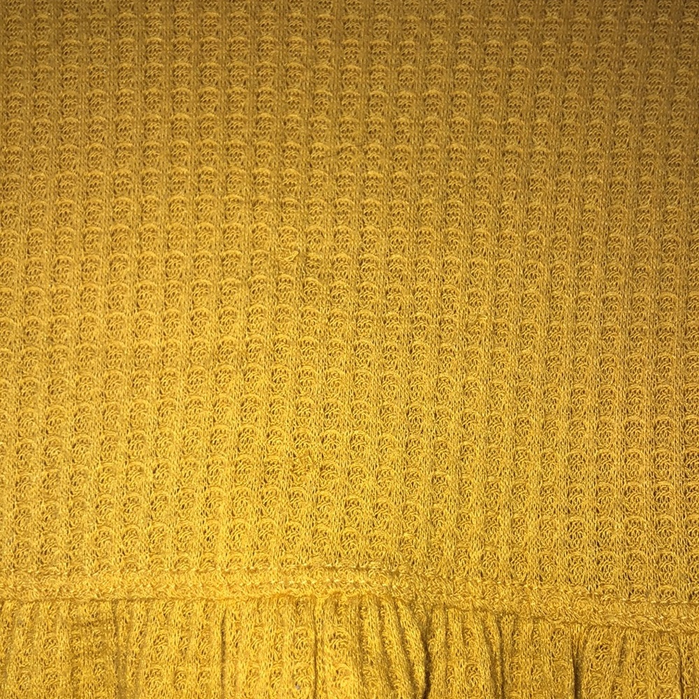 YELLOW RUFFLE TOP - Picture 2 of 5